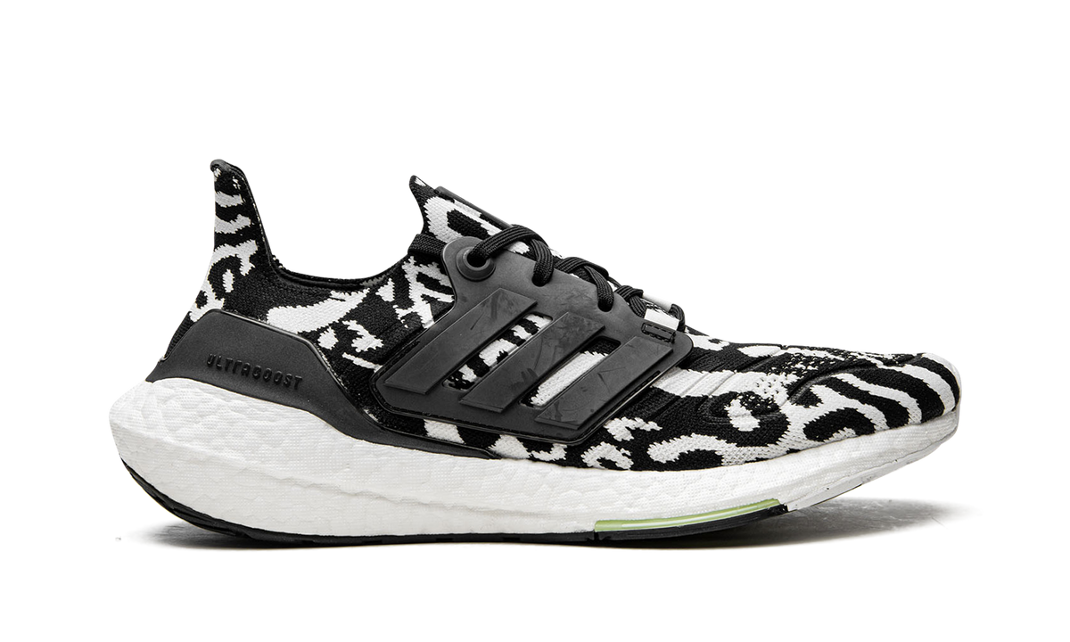 Ultraboost 22 "Zebra" GX6300