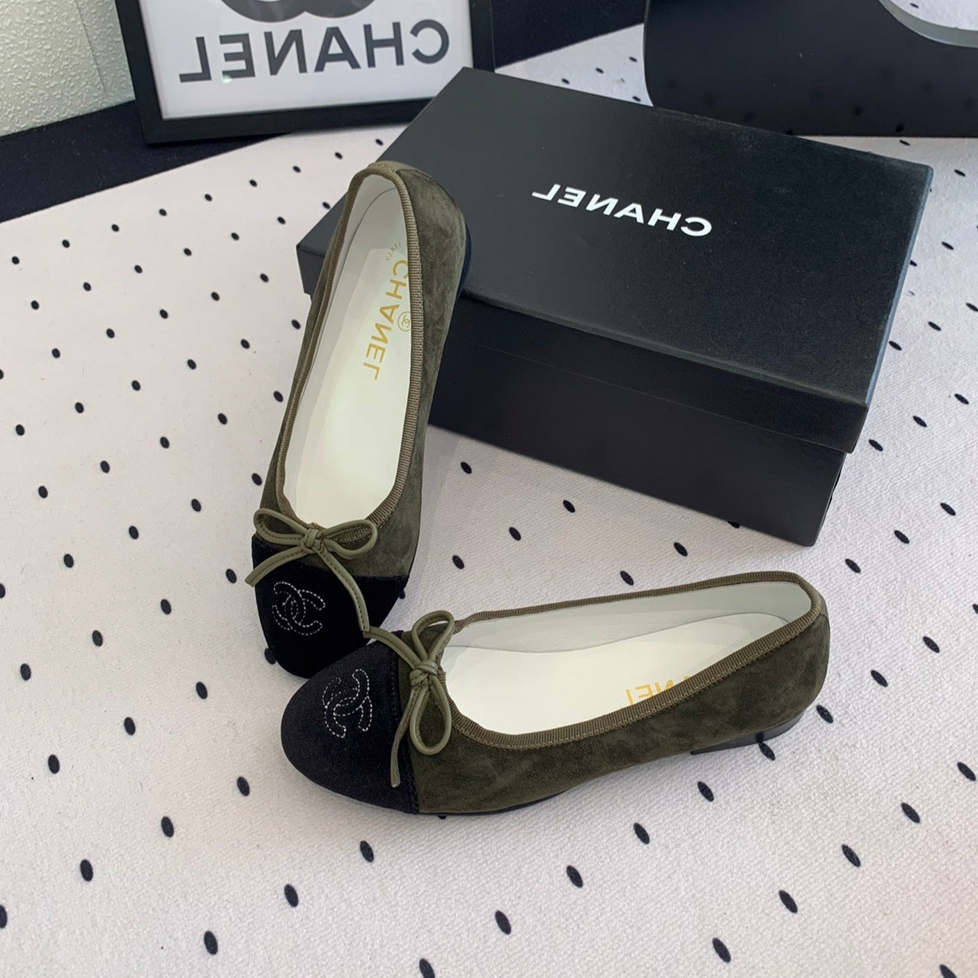 CHANEL BALLET FLAT OLIVE GREEN MIX BLACK VELVET